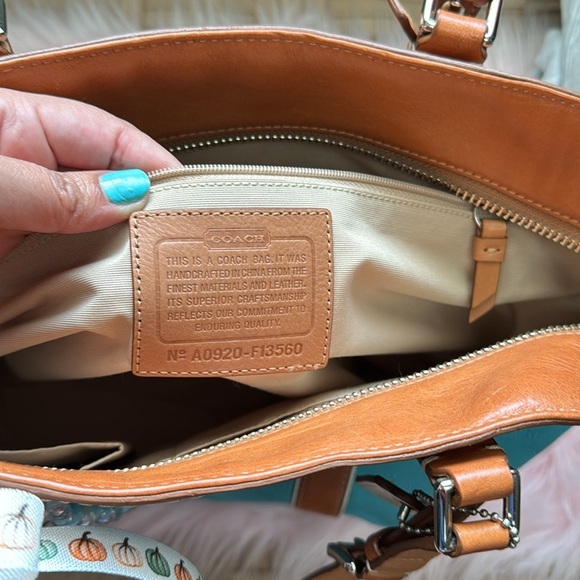 Coach VINTAGE FALL Turquoise and Tan Shoulder Bag - Picture 9 of 10